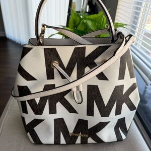 Michael Kors Large Bucket Bag